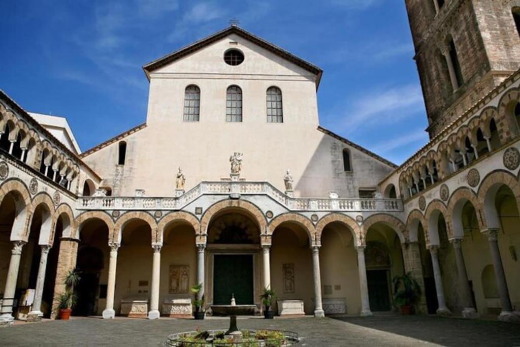 Nizza Apartment In Centro Salerno Bagian luar foto